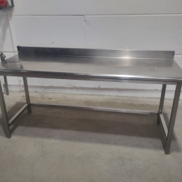 s/s table with can opener